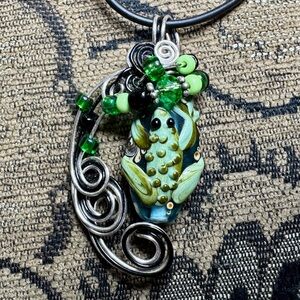 Hand Crafted Green and Silver Lizard Pendant Necklace